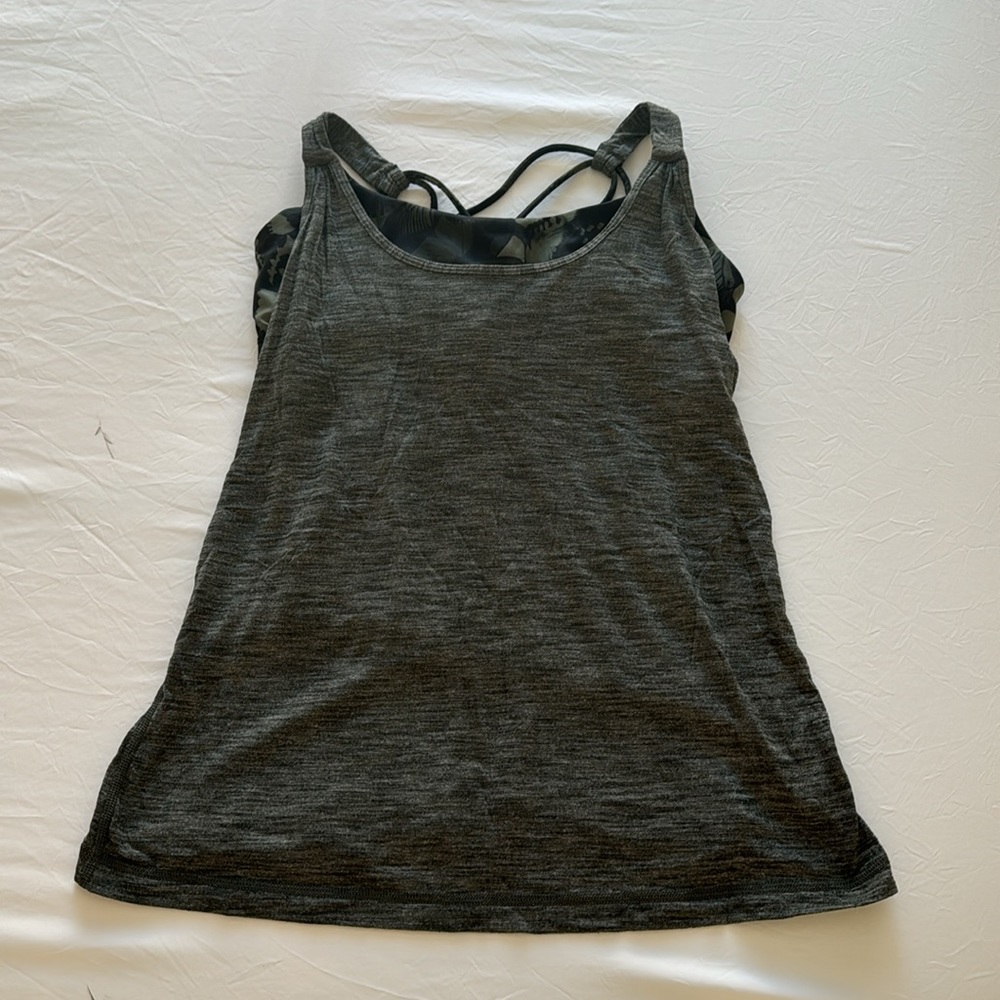 Lululemon workout top